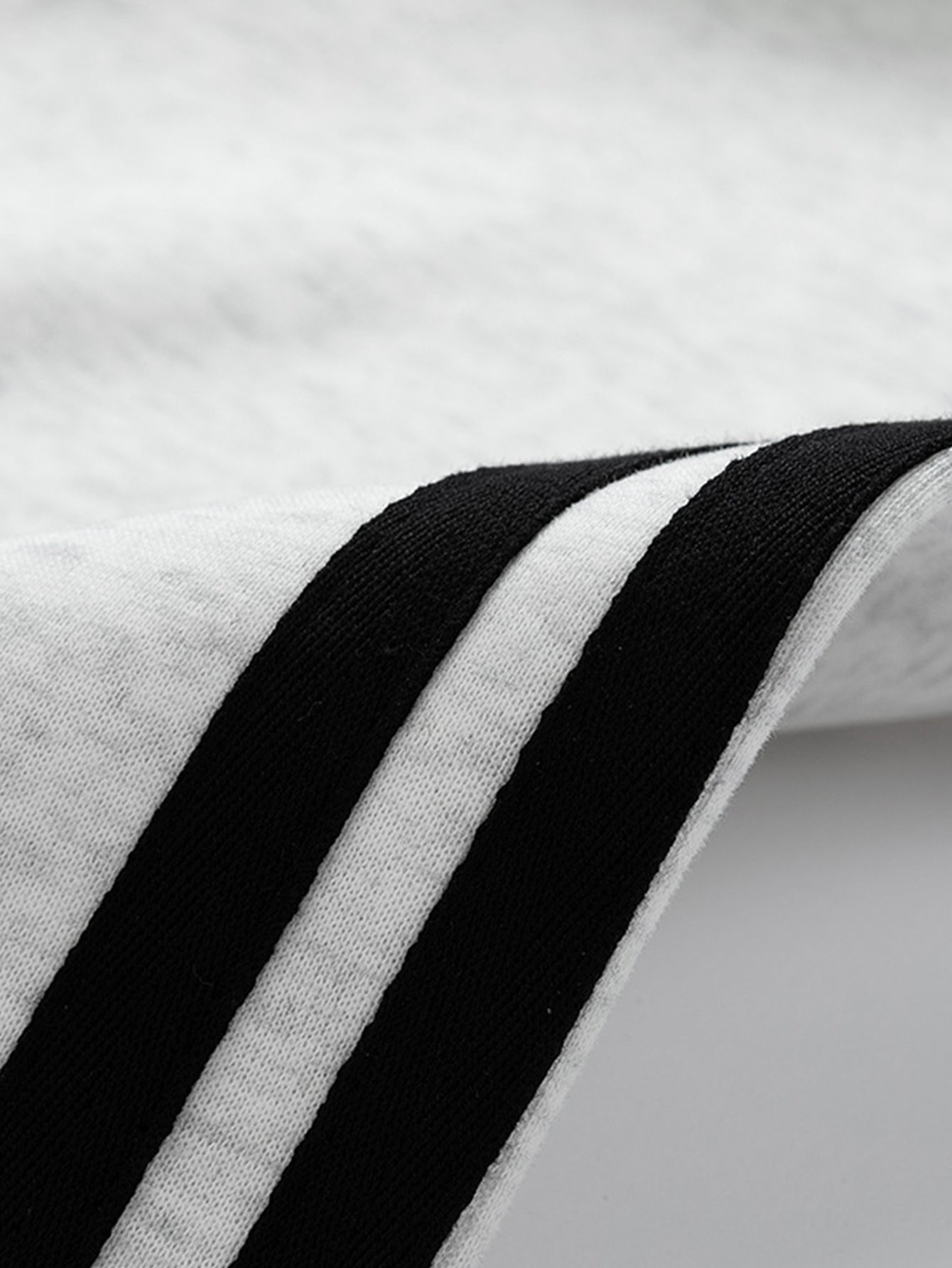 Lonnie - Relaxed Stripe Crewneck Sweatshirt | By Julian & Claire Toronto