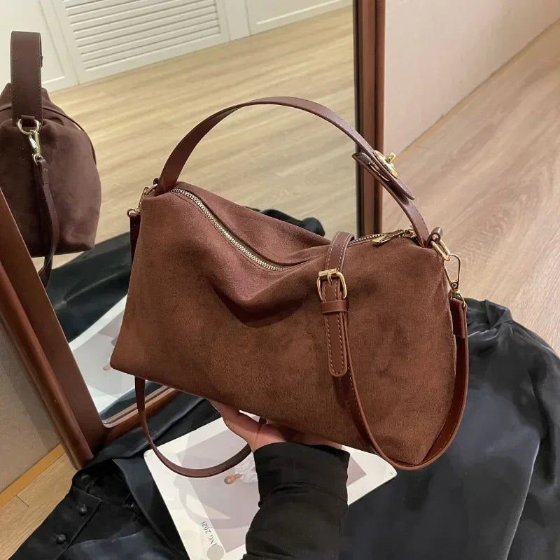 Alexis – Minimalist Shoulder Bag | By Julian & Claire Toronto