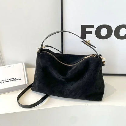 Alexis – Minimalist Shoulder Bag | By Julian & Claire Toronto